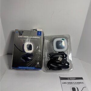 LED Web Camera w/ Microphone & w/ Built-In Studio Light